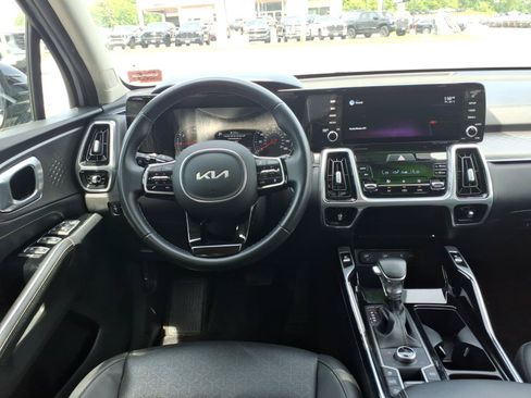 Used 2022 Kia Sorento SX AWD/4WD image 9