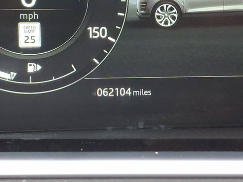 Used 2020 Land Rover Range Rover Evoque SE image 21