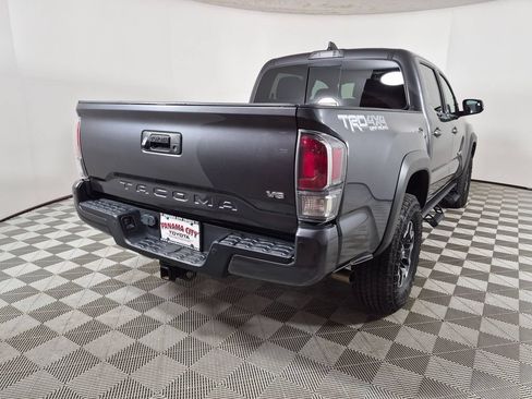Used 2022 Toyota Tacoma TRD Off-Road w/ Technology Package AWD/4WD image 3