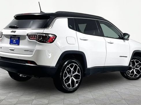 Used 2025 Jeep Compass Limited AWD/4WD image 12