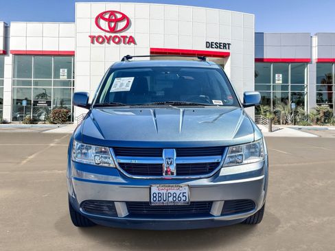 Used 2009 Dodge Journey SXT w/ Flexible Seating Group FWD image 2
