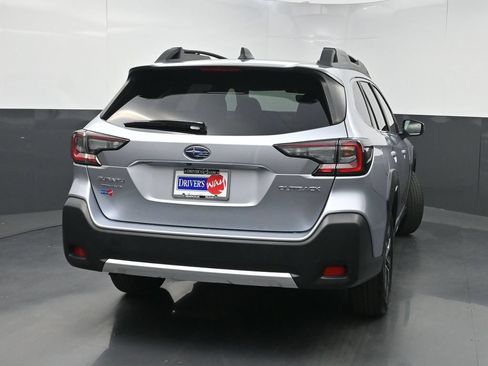 Used 2025 Subaru Outback Limited AWD/4WD image 39