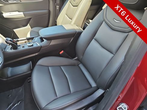 Used 2023 Cadillac XT6 Luxury FWD image 14