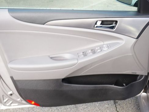 Used 2013 Hyundai Sonata Limited FWD image 15