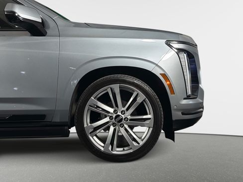Used 2026 Cadillac Escalade ESV Platinum Sport AWD/4WD image 3
