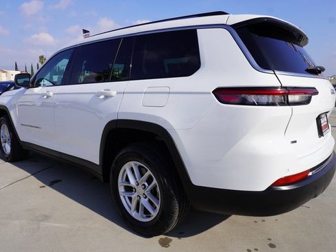 Used 2023 Jeep Grand Cherokee L Laredo image 5