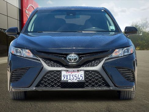 Used 2019 Toyota Camry SE FWD image 11
