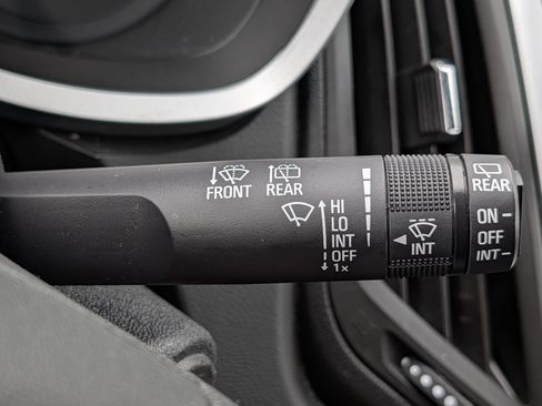 Used 2017 Chevrolet Equinox LS FWD image 28