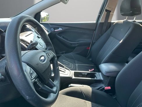 Used 2015 Ford Focus SE FWD image 6