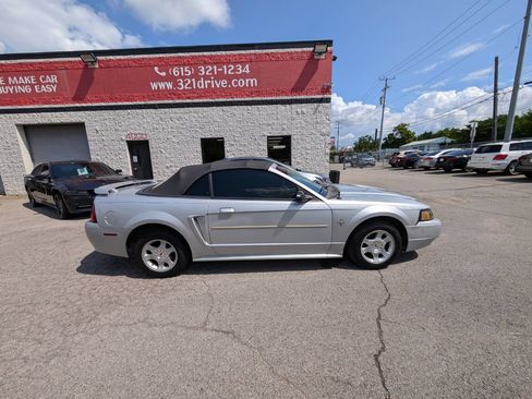 Used 2003 Ford Mustang Convertible RWD image 5