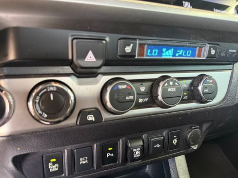 Used 2021 Toyota Tacoma Limited w/ Nightshade Package AWD/4WD image 23