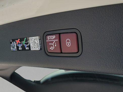 Certified 2026 Mercedes-Benz GLC 300 4MATIC image 11