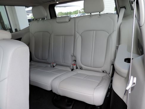Used 2022 Jeep Wagoneer Series I w/ Premium Group I RWD image 17