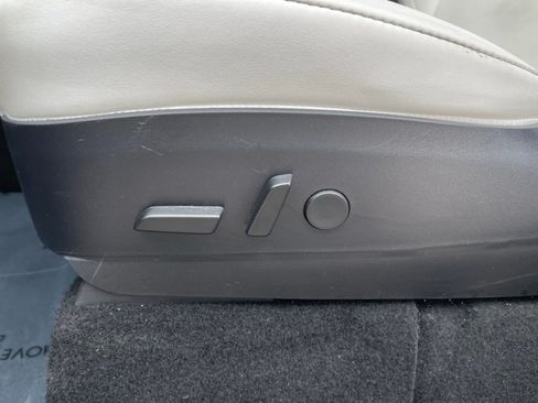 Used 2024 Tesla Model Y Long Range RWD image 16