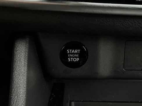 Used 2025 Nissan Rogue SV image 26