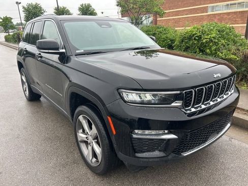 Used 2022 Jeep Grand Cherokee Limited AWD/4WD image 2