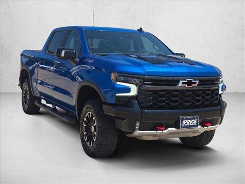 Used 2024 Chevrolet Silverado 1500 ZR2 w/ Technology Package AWD/4WD image 3