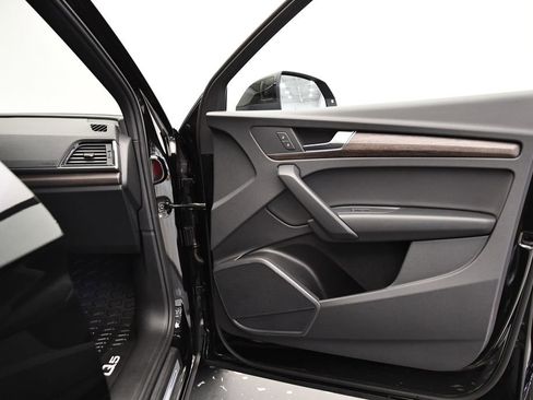 Certified 2025 Audi Q5 2.0T Premium image 40