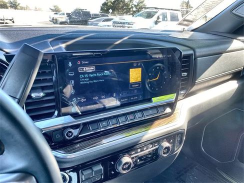 Used 2025 Chevrolet Silverado 1500 LT image 5