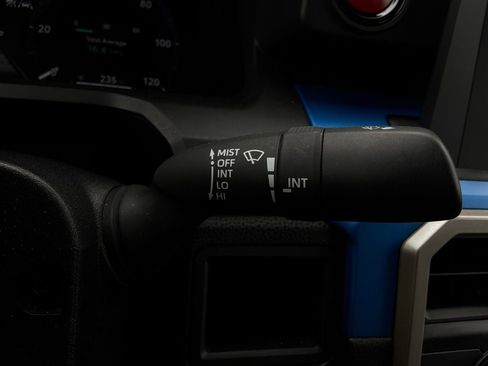 Used 2025 Toyota Tacoma TRD Off-Road image 36