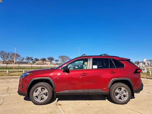 New 2025 Toyota RAV4 LE image 8