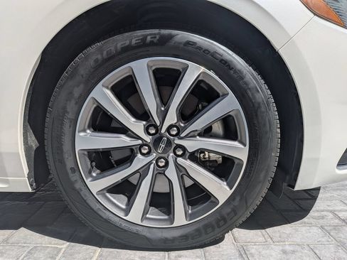 Used 2019 Lincoln Continental Premiere FWD image 12