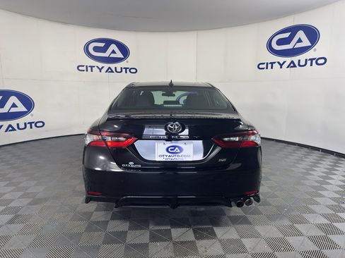 Used 2024 Toyota Camry SE FWD image 4