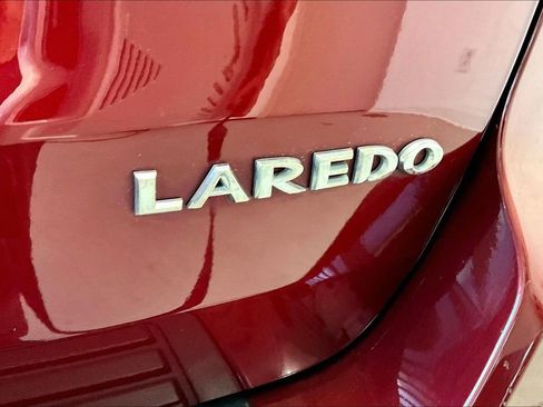 Used 2021 Jeep Grand Cherokee Laredo w/ Security & Convenience Group AWD/4WD image 30