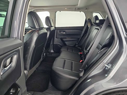 Used 2025 Nissan Rogue SV w/ SV Premium Package image 16