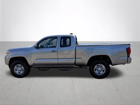 Used 2020 Toyota Tacoma SR w/ SR Convenience Package AWD/4WD image 9