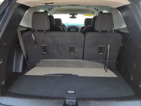 Certified 2021 Chevrolet Traverse LT FWD image 24