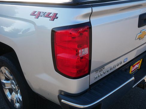 Used 2018 Chevrolet Silverado 1500 LT w/ LT Eassist Package AWD/4WD image 17