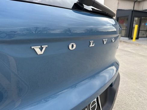 Certified 2025 Volvo XC40 B5 Core image 36