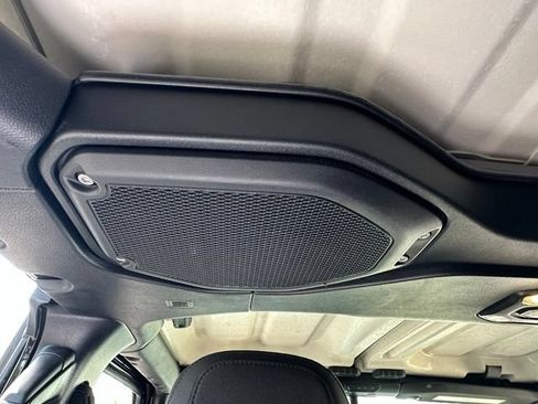 Used 2023 Jeep Wrangler Unlimited AWD/4WD image 36