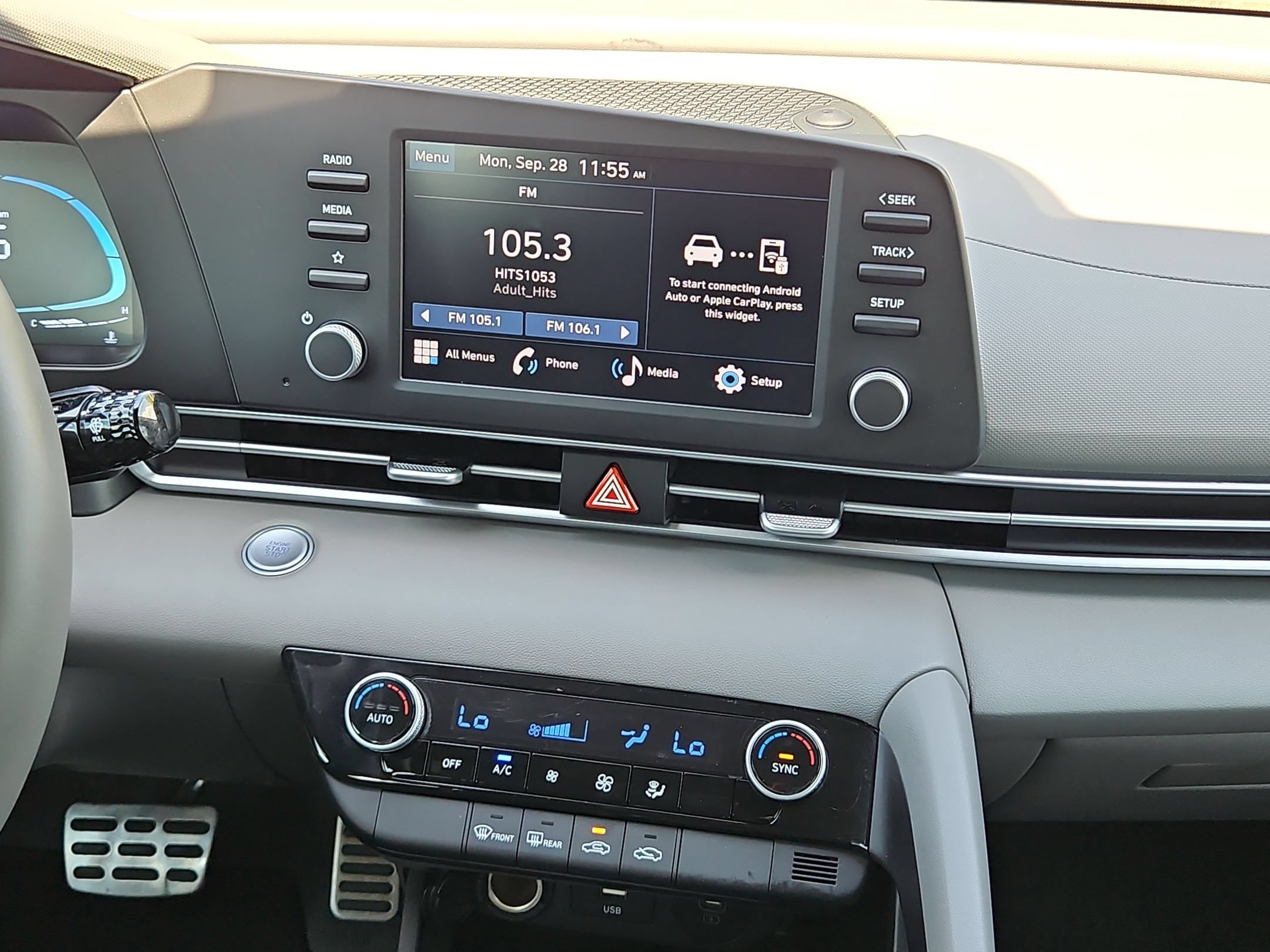 Used 2025 Hyundai Elantra Sport FWD image 16