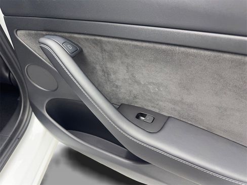 Used 2021 Tesla Model 3 Standard Range Plus image 42