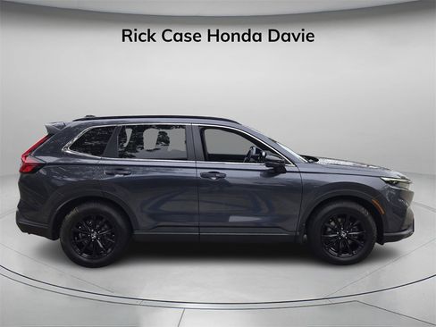 Used 2023 Honda CR-V Sport image 3