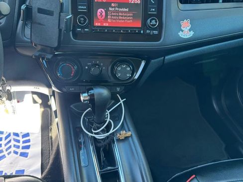 Used 2017 Honda HR-V LX image 16