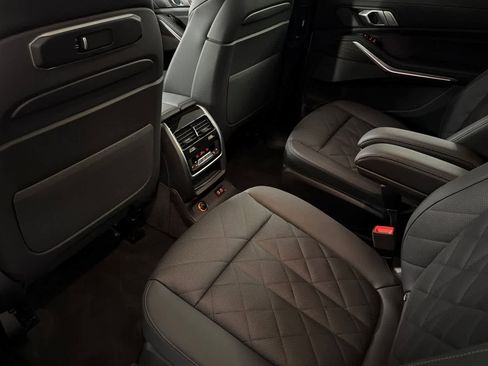 Used 2026 BMW X7 xDrive40i w/ M Sport Package image 4