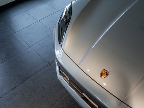 Certified 2024 Porsche Cayenne image 12