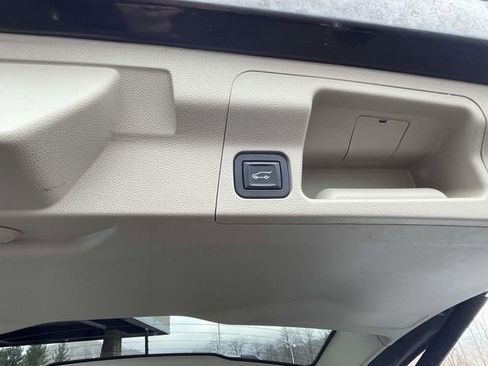 Used 2017 GMC Acadia Denali w/ Technology Package image 11