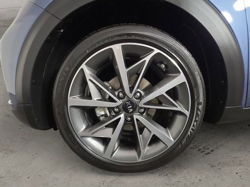 Used 2021 Kia Niro Touring image 14