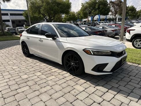 Used 2023 Honda Civic Sport image 16