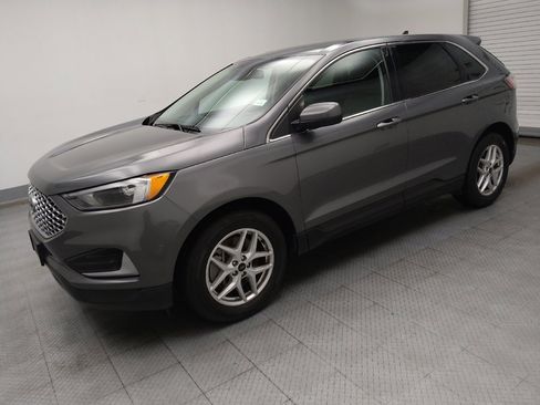 Used 2023 Ford Edge SEL image 2
