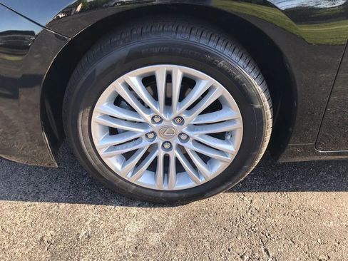 Used 2013 Lexus ES 350 w/ Luxury Pkg FWD image 40