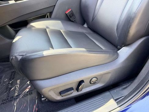 Used 2025 Nissan Rogue SV w/ SV Premium Package FWD image 15