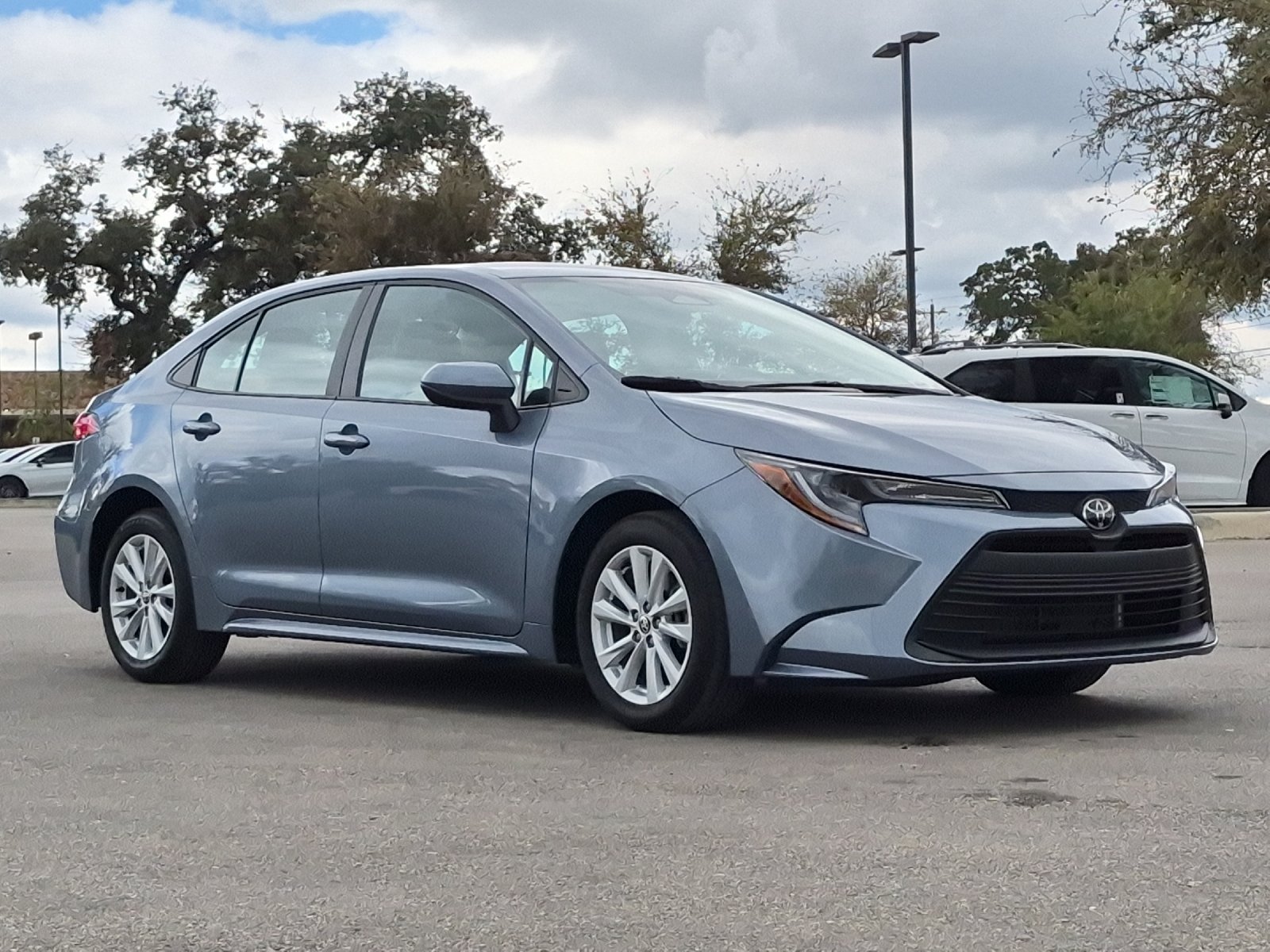 Used 2026 Toyota Corolla LE w/ LE Premium Package FWD image 7