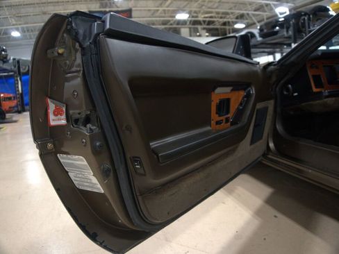 Used 1986 Chevrolet Corvette Convertible image 39