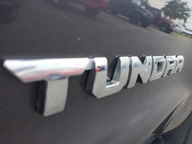 Used 2017 Toyota Tundra Limited w/ Limited Premium Package AWD/4WD image 10