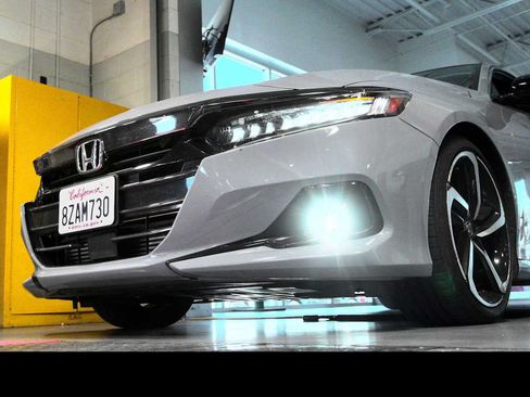 Used 2021 Honda Accord Sport image 9